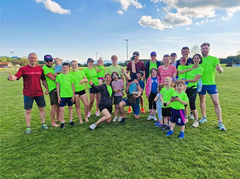 newsletter_gruppenbildkoenigsdorferlebenslauf_bearbeitet-scaled